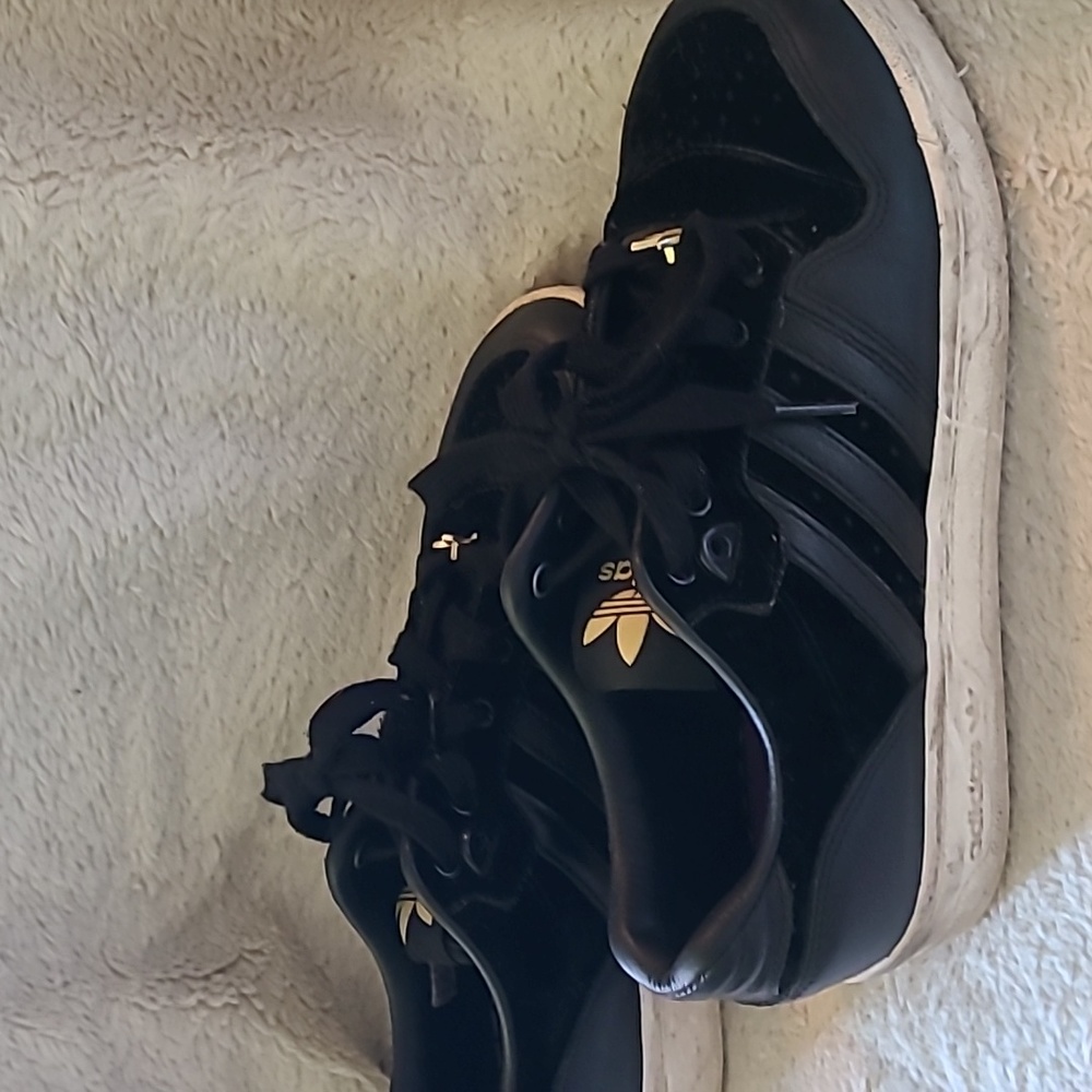 Adidas - Picture 3 of 4